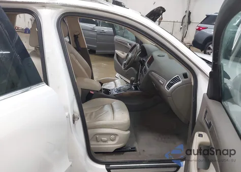 2010 Audi Q5 3.2 Premium z USA, uszkodzony, nr VIN WA1LKAFP4AA107186